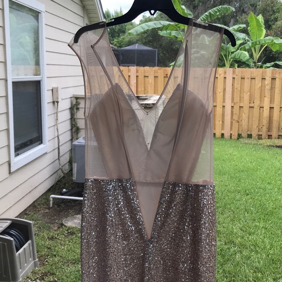 Beautiful sequence dress. - Picture 2 of 6